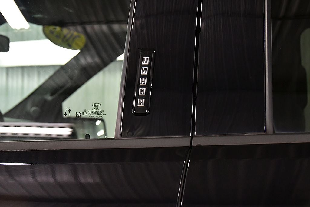 2022 Ford F-150 Raptor 5-1/2' Box 37
