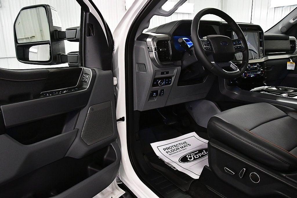 2025 Ford F-150 Lariat 5-1/2' Box