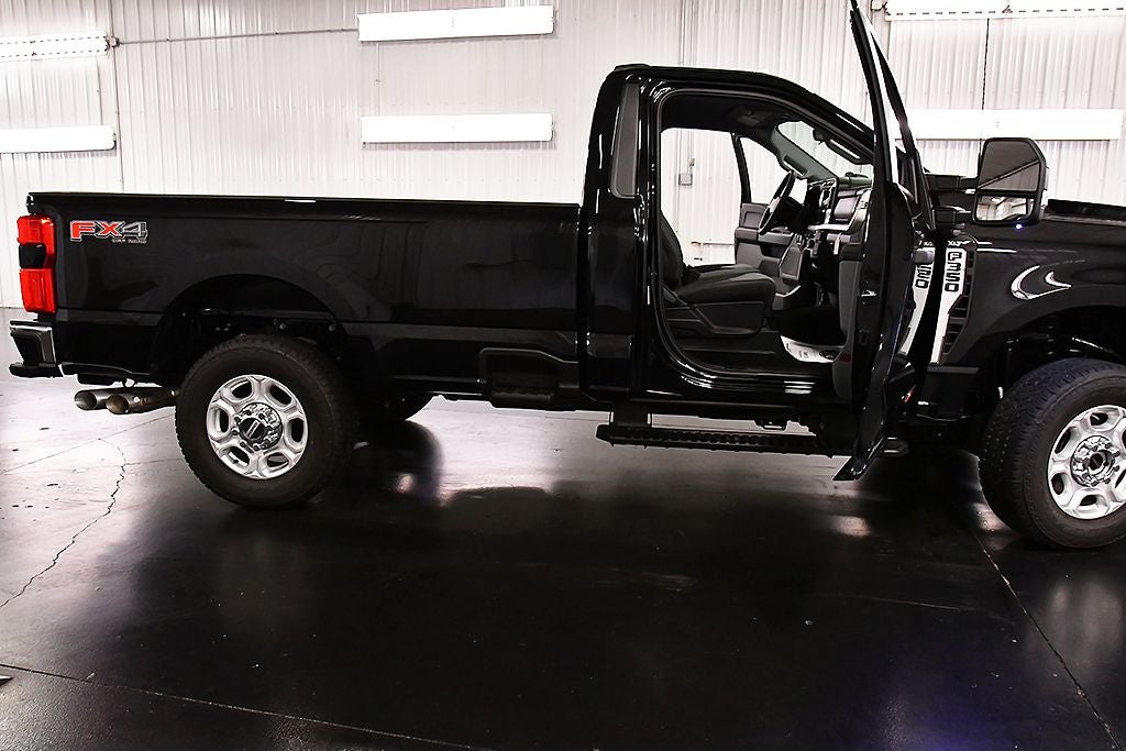2026 Ford F-350SD XLT 8' Box