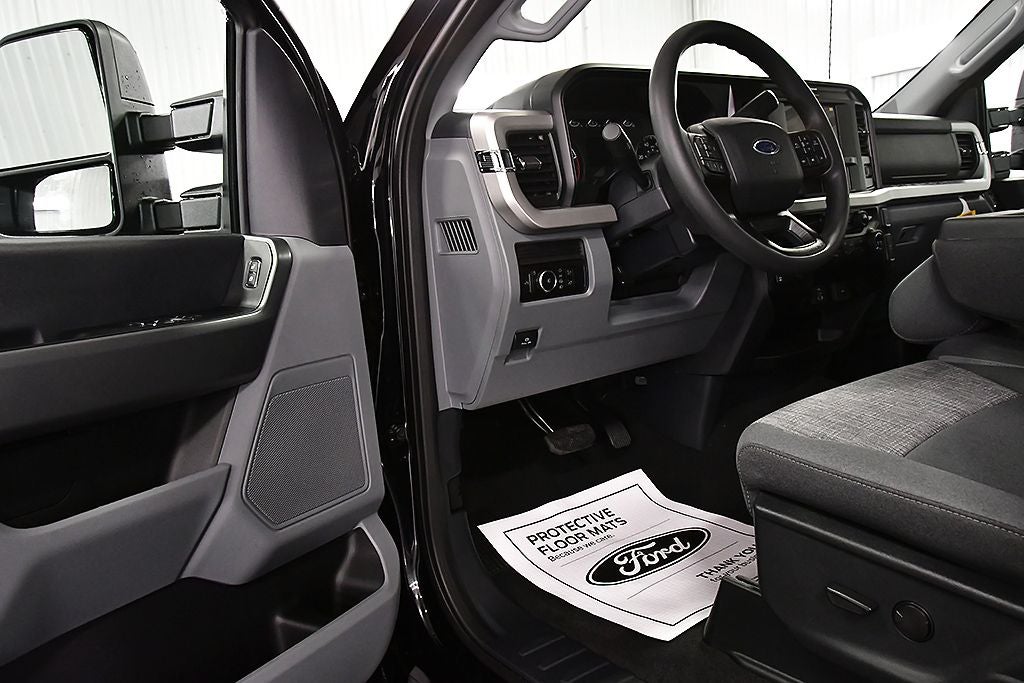 2026 Ford F-350SD XLT 8' Box