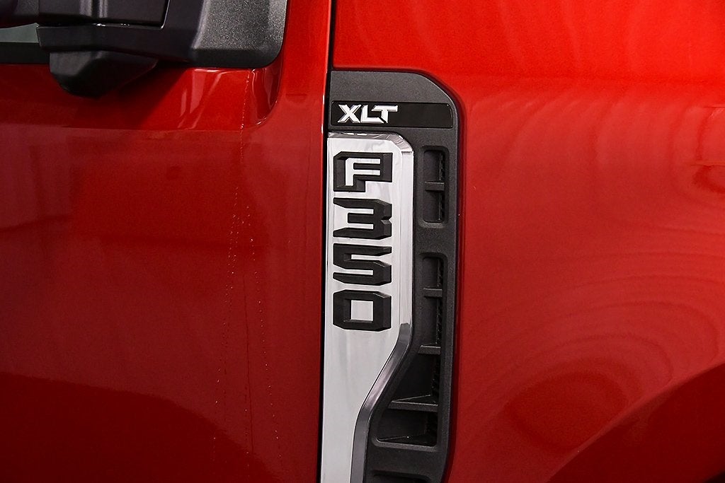 2026 Ford F-350SD XLT 8' Box