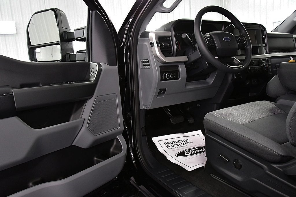 2026 Ford F-350SD XLT 8' Box