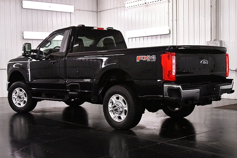 2026 Ford F-350SD XLT 8' Box