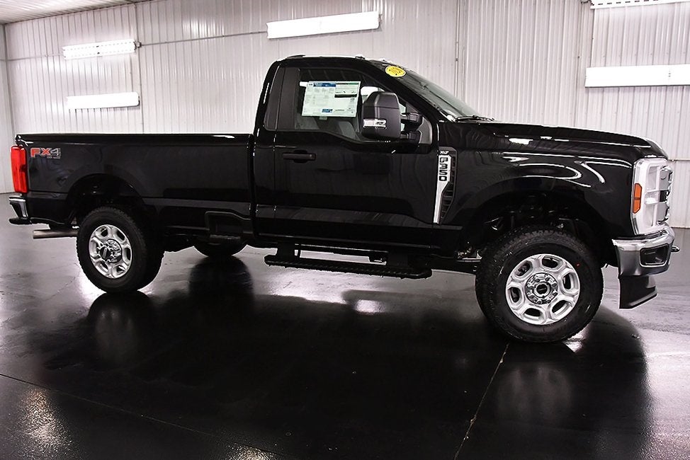 2026 Ford F-350SD XLT 8' Box