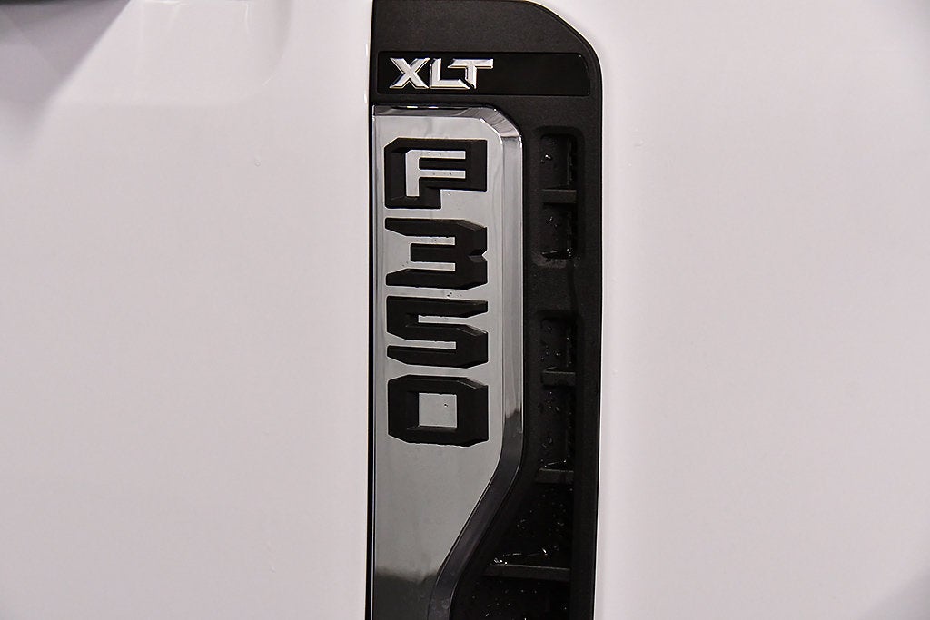 2027 Ford F-350SD XLT 8' Box