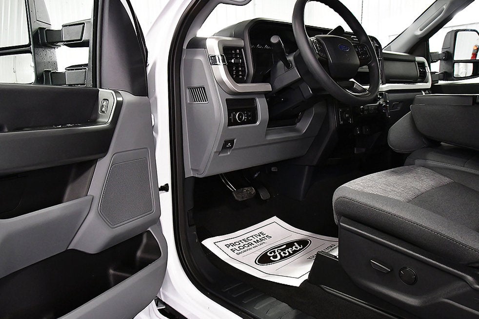 2027 Ford F-350SD XLT 8' Box