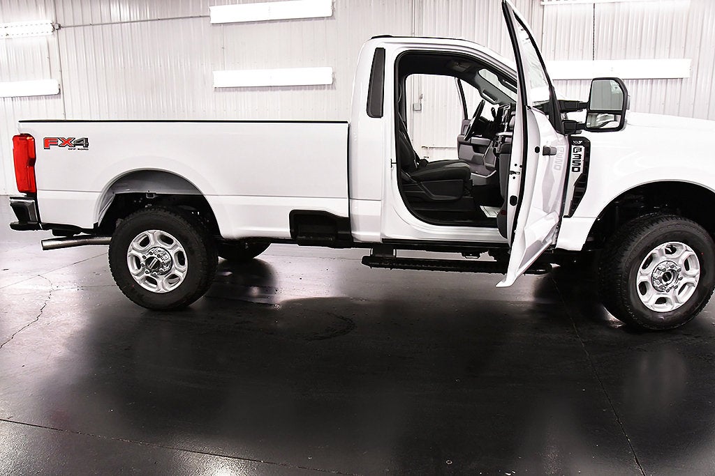 2027 Ford F-350SD XLT 8' Box