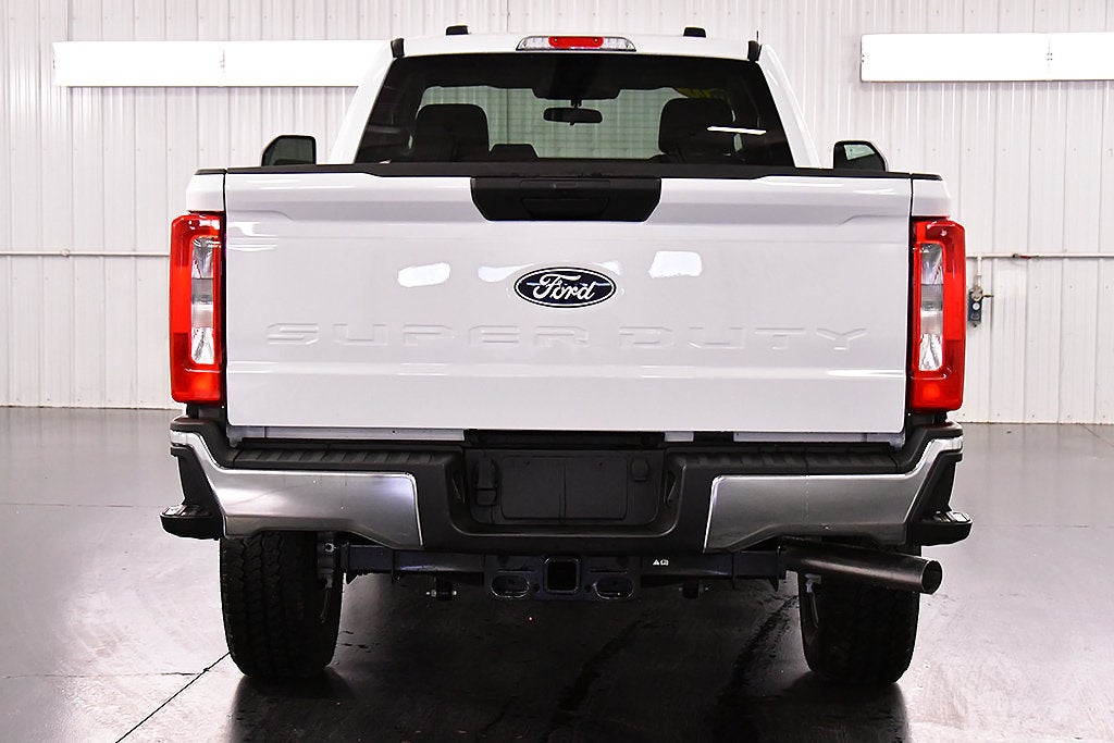 2027 Ford F-350SD XLT 8' Box