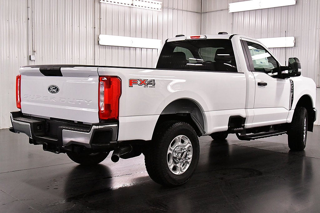 2027 Ford F-350SD XLT 8' Box