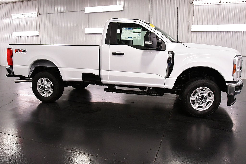 2027 Ford F-350SD XLT 8' Box