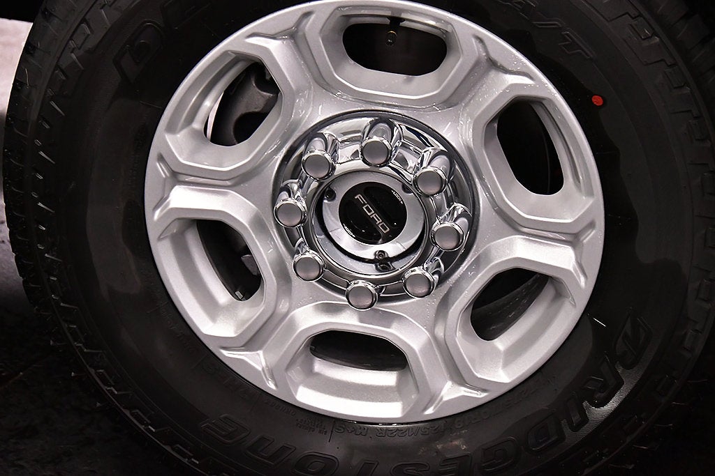 2027 Ford F-350SD XLT 8' Box