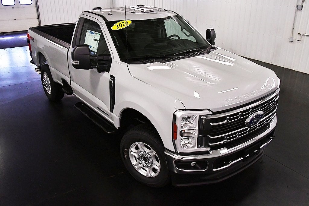 2026 Ford F-350SD XLT 8' Box