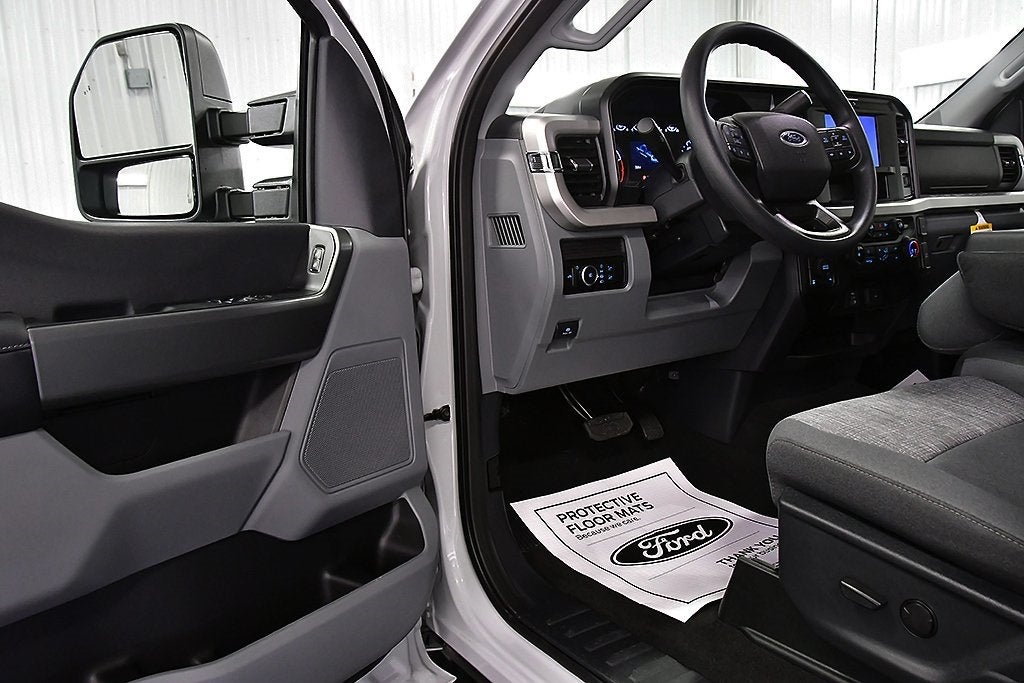 2026 Ford F-350SD XLT 8' Box