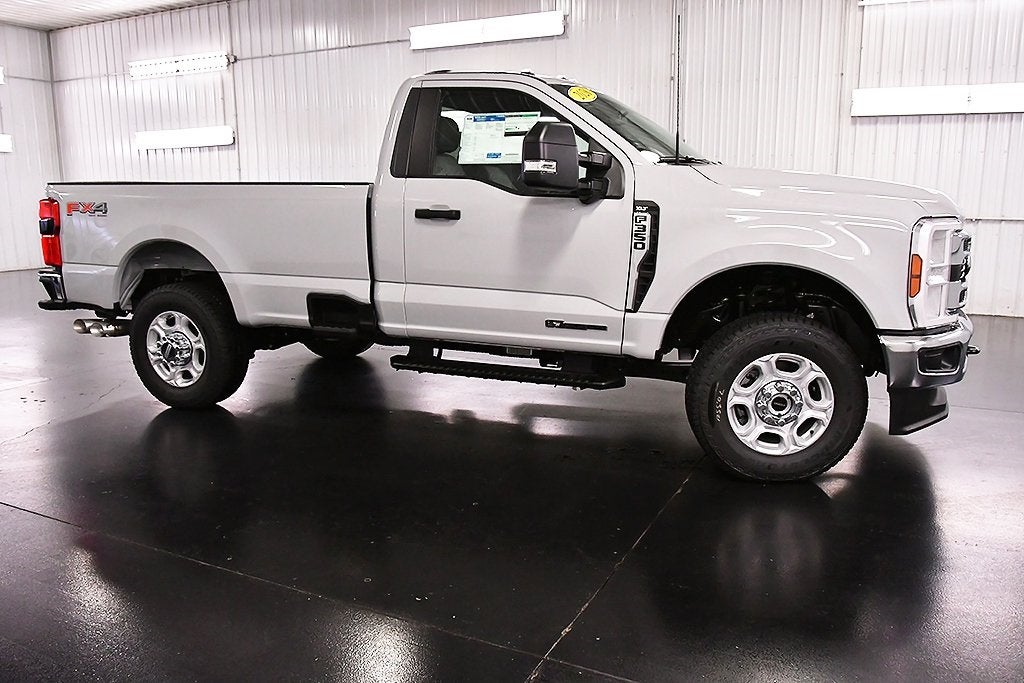 2026 Ford F-350SD XLT 8' Box