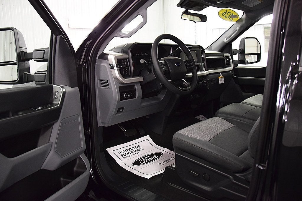 2026 Ford F-350SD XLT DRW 8' Box