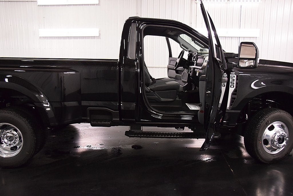 2026 Ford F-350SD XLT DRW 8' Box