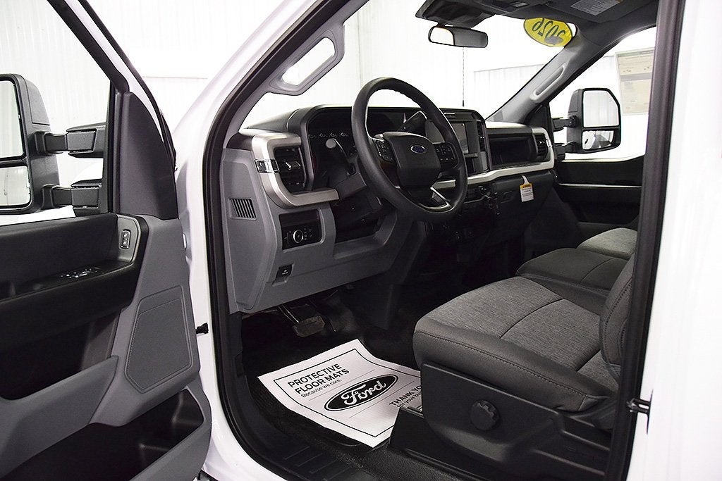 2026 Ford F-350SD XL DRW 8' Box