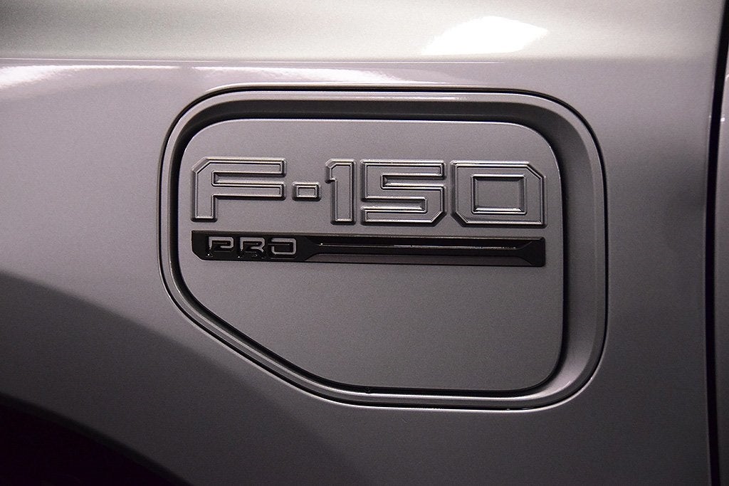 2023 Ford F-150 Lightning Pro 5-1/2' Box