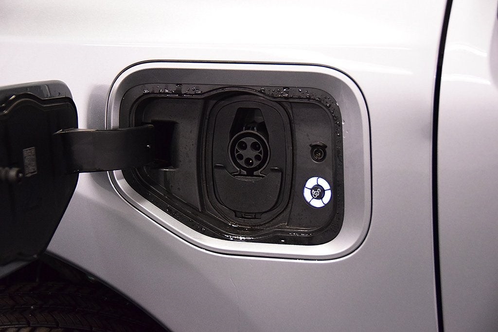 2023 Ford F-150 Lightning Pro 5-1/2' Box