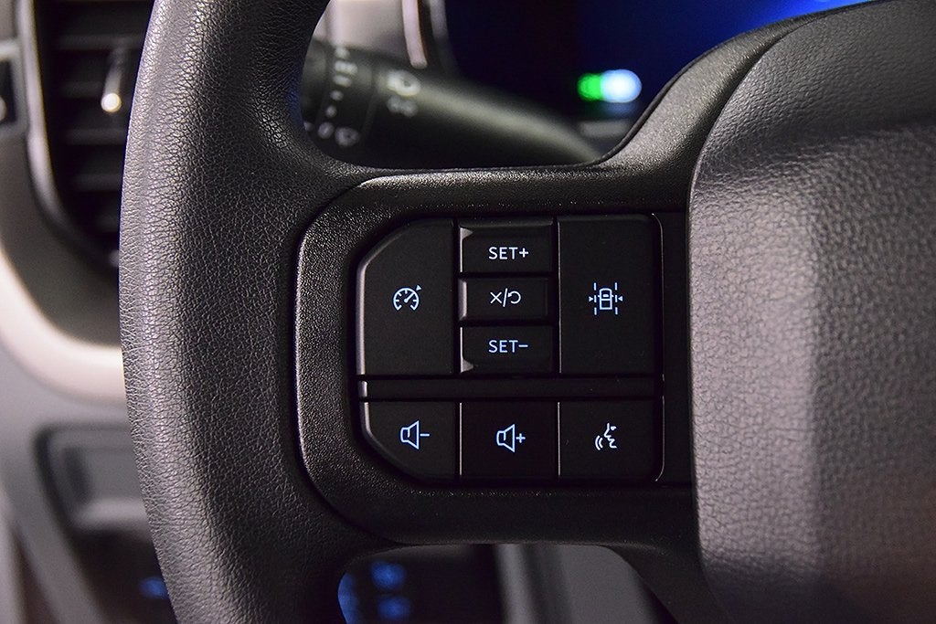 2023 Ford F-150 Lightning Pro 5-1/2' Box