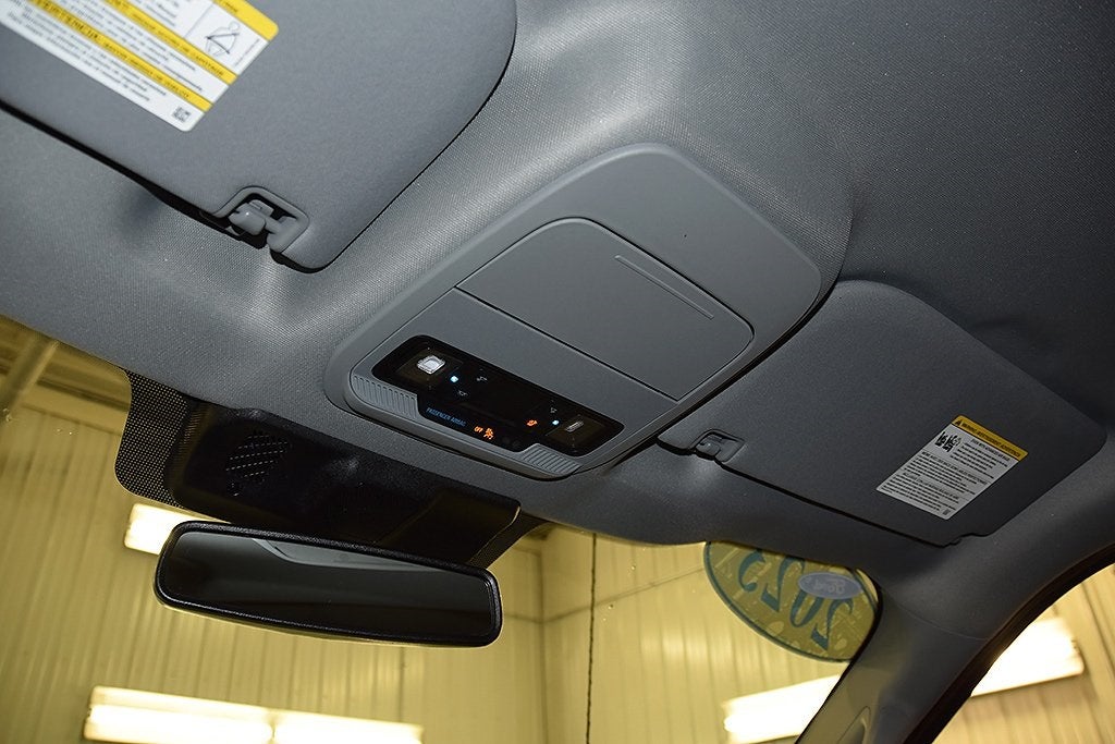 2023 Ford F-150 Lightning Pro 5-1/2' Box