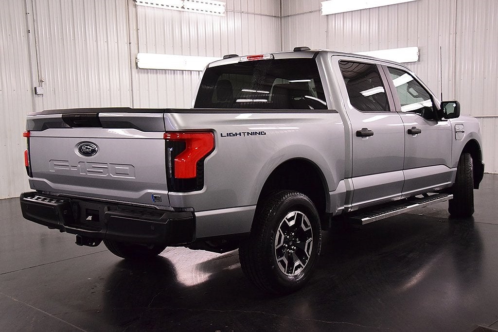 2023 Ford F-150 Lightning Pro 5-1/2' Box