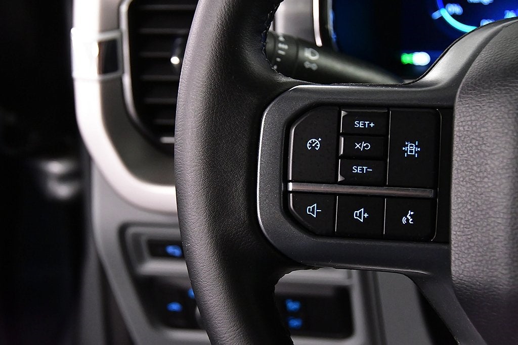 2023 Ford F-150 Lightning XLT 5-1/2' Box