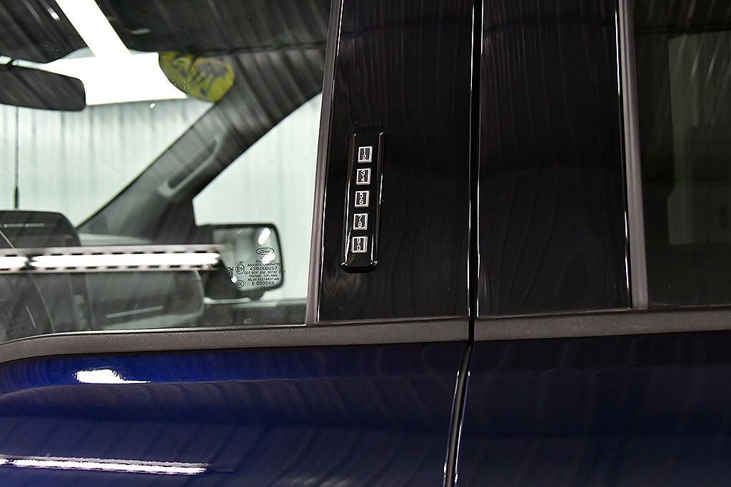 2023 Ford F-150 Lightning XLT 5-1/2' Box