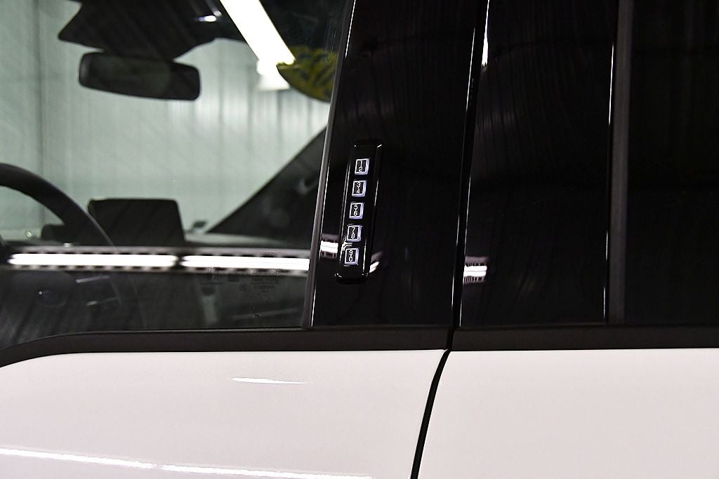 2025 Ford F-150 Lightning Lariat 5-1/2' Box