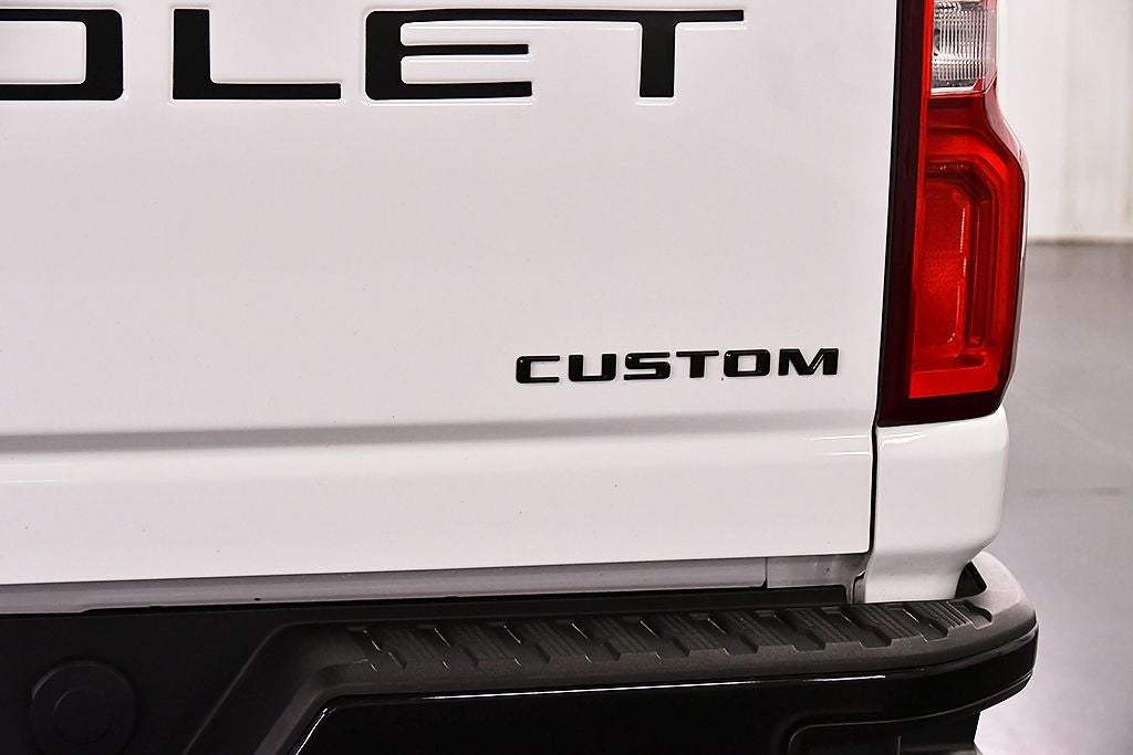 2021 Chevrolet Silverado 2500HD Custom Dark Essentials