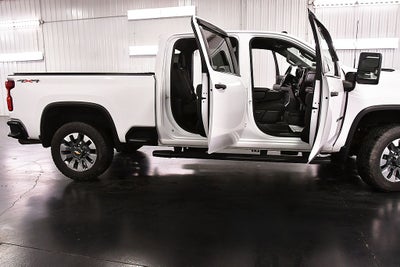 2021 Chevrolet Silverado 2500HD Custom Dark Essentials