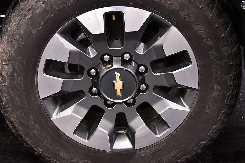 2021 Chevrolet Silverado 2500HD Custom Dark Essentials