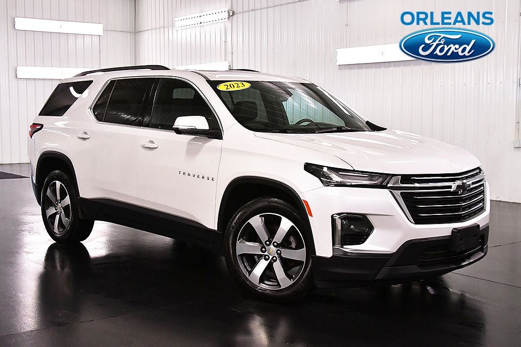 2023 Chevrolet Traverse LT Leather