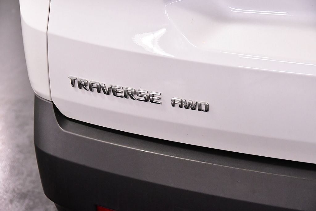 2023 Chevrolet Traverse LT Leather