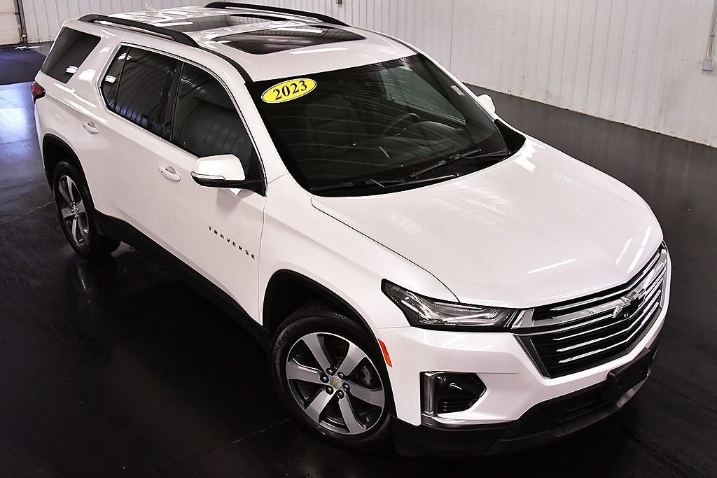 2023 Chevrolet Traverse LT Leather