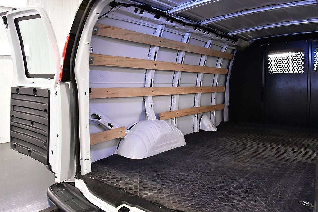 2025 GMC Savana 2500 Work Van