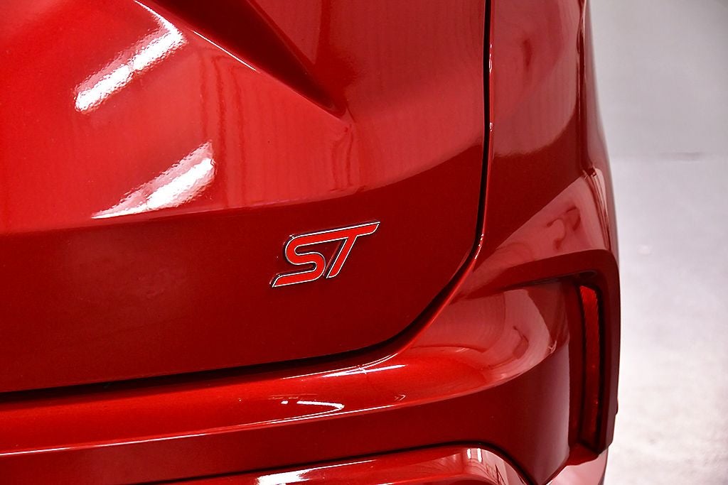 2022 Ford Edge ST
