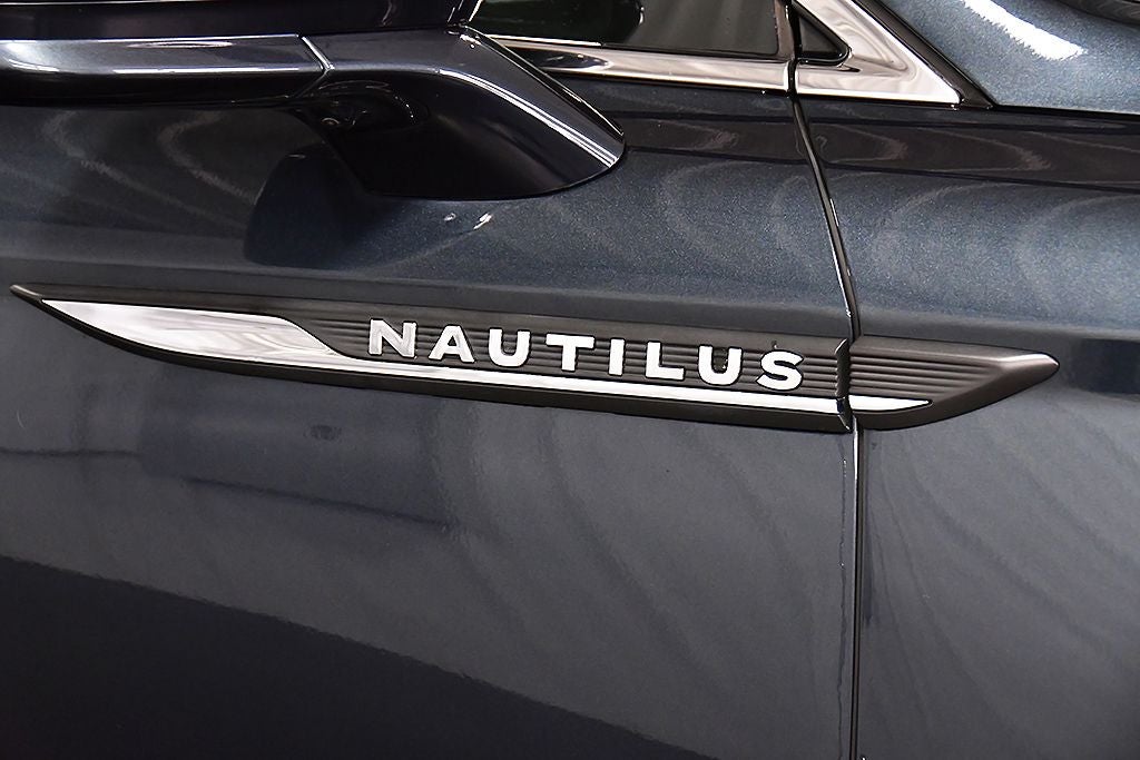 2021 Lincoln Nautilus Reserve