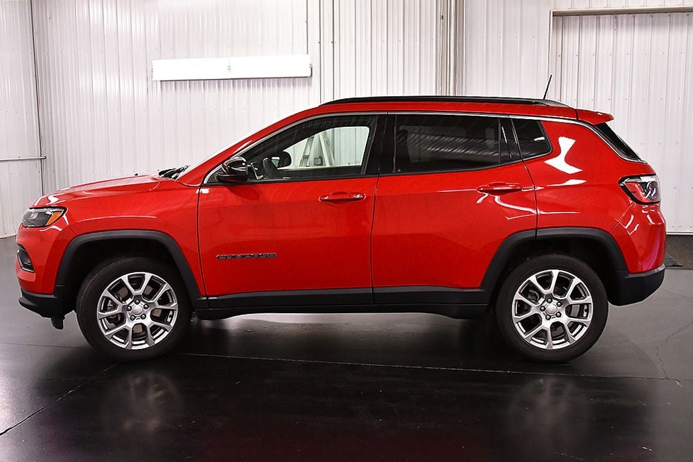 2023 Jeep Compass Latitude Lux