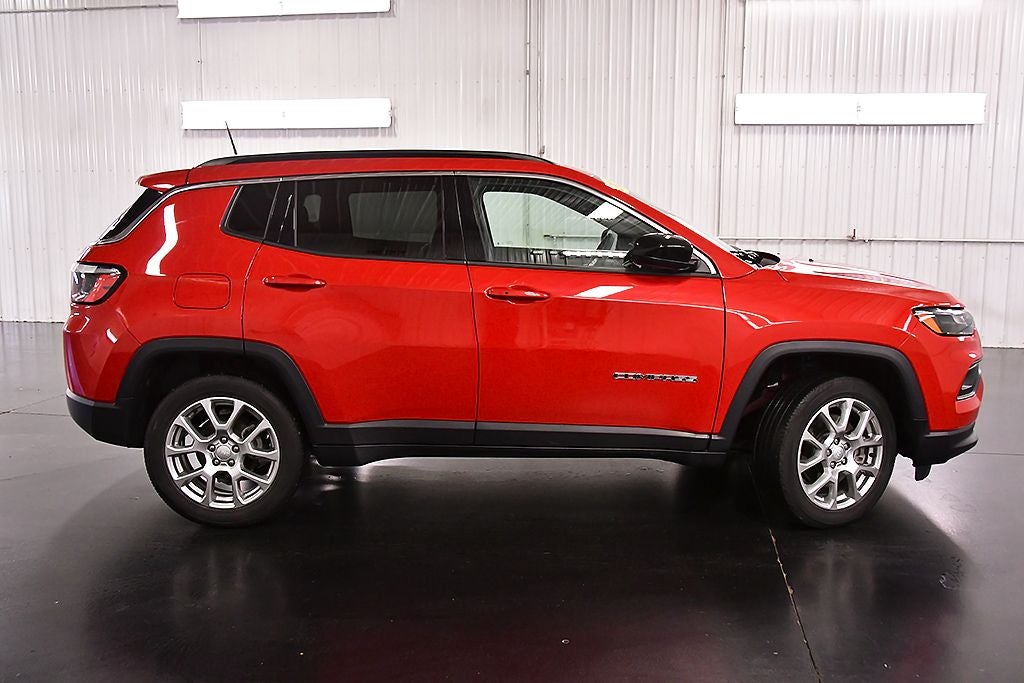 2023 Jeep Compass Latitude Lux