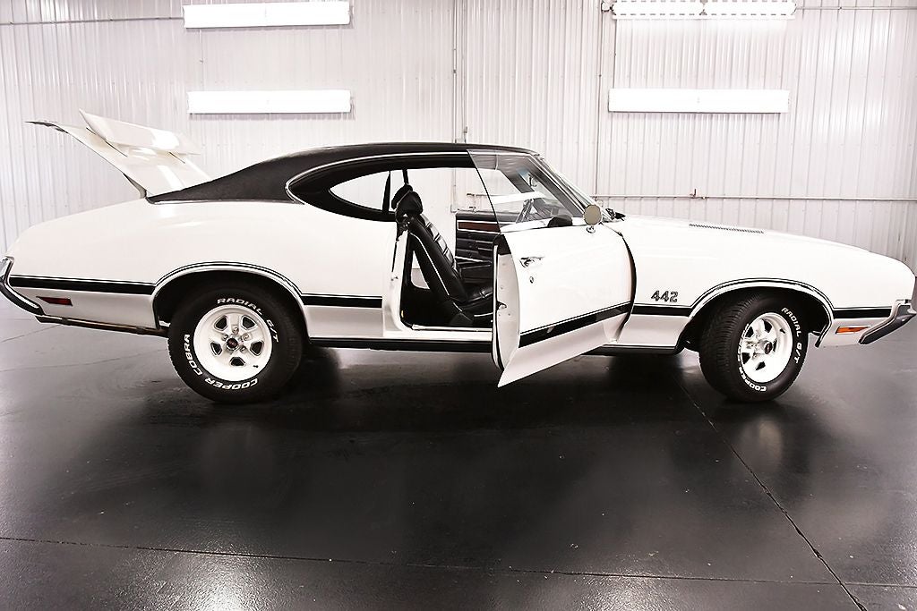 1972 Oldsmobile Cutlass Base