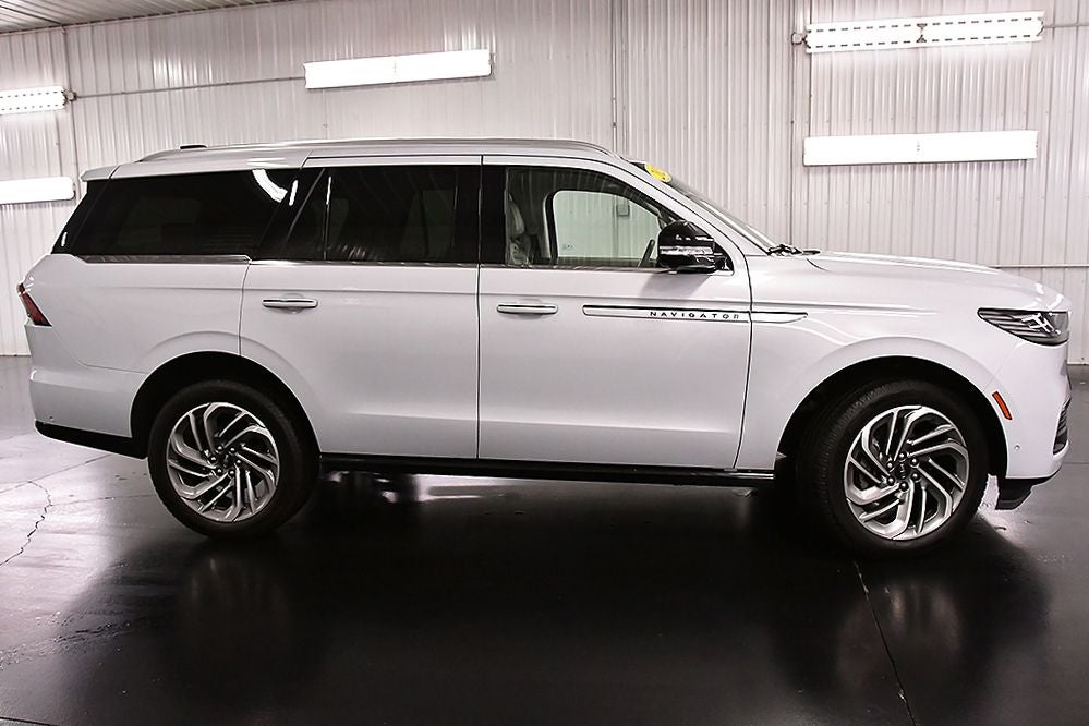 2025 Lincoln Navigator Reserve