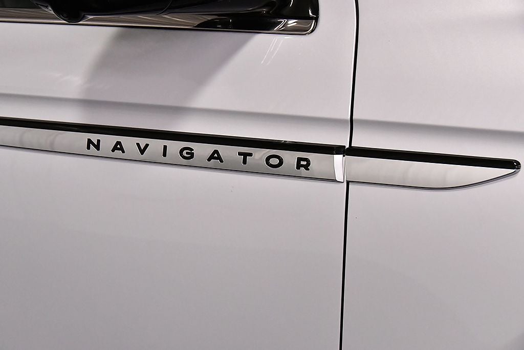 2025 Lincoln Navigator L Reserve