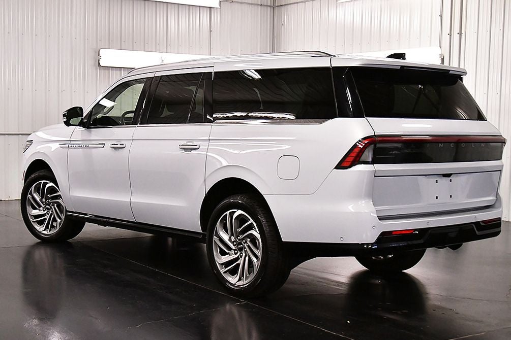 2025 Lincoln Navigator L Reserve