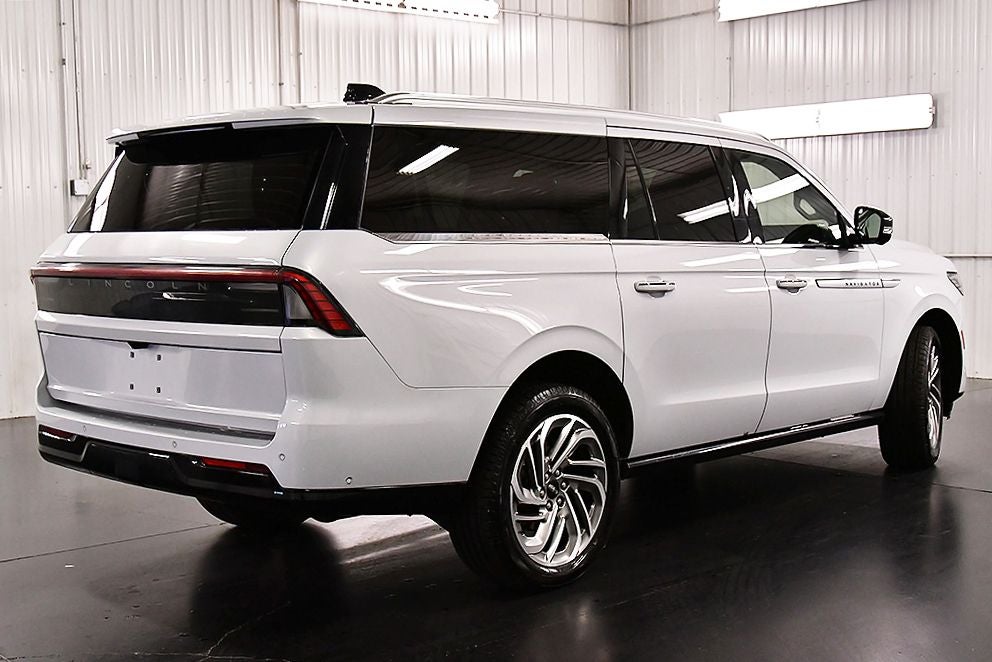 2025 Lincoln Navigator L Reserve
