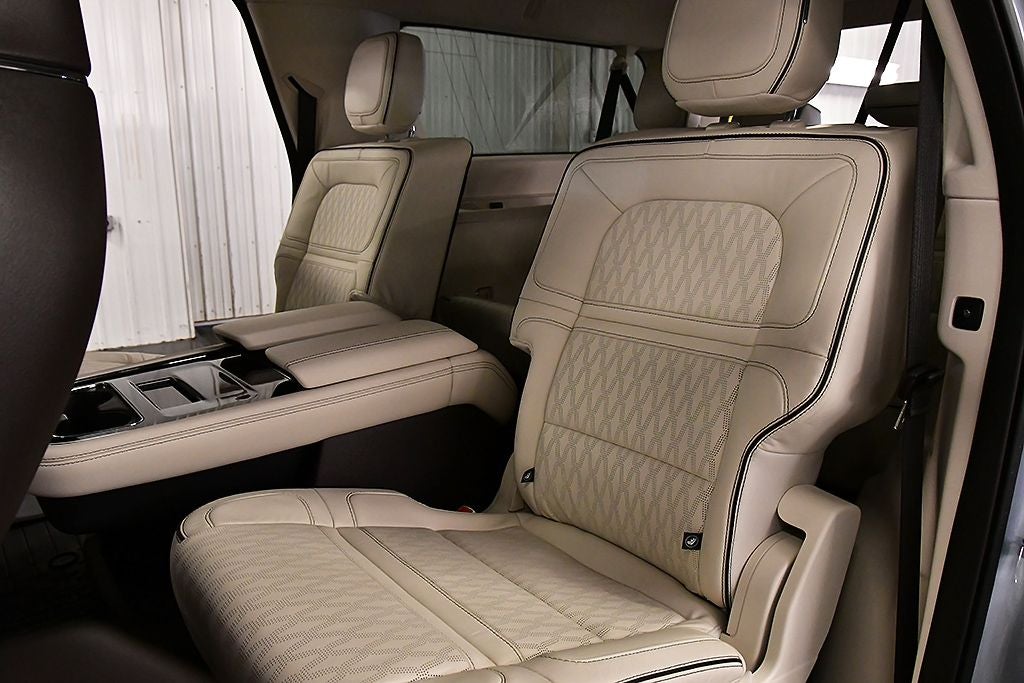 2023 Lincoln Navigator L Black Label