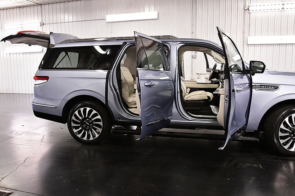 2023 Lincoln Navigator L Black Label