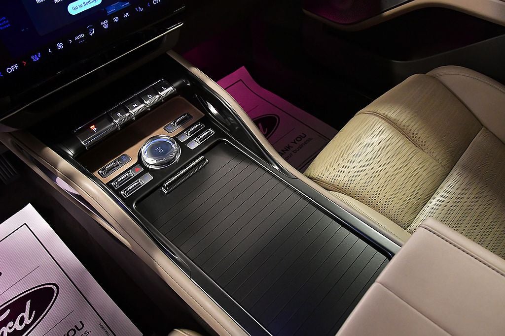 2024 Lincoln Nautilus Reserve