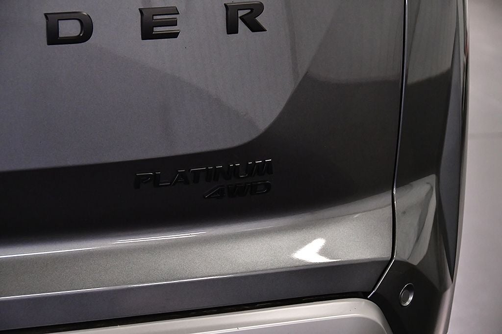 2025 Nissan Pathfinder Platinum
