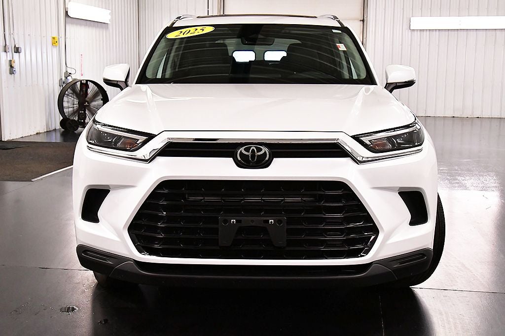 2025 Toyota Grand Highlander Hybrid XLE